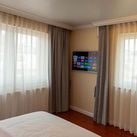 Mr.Liao Hotel Himberg Extérieur photo