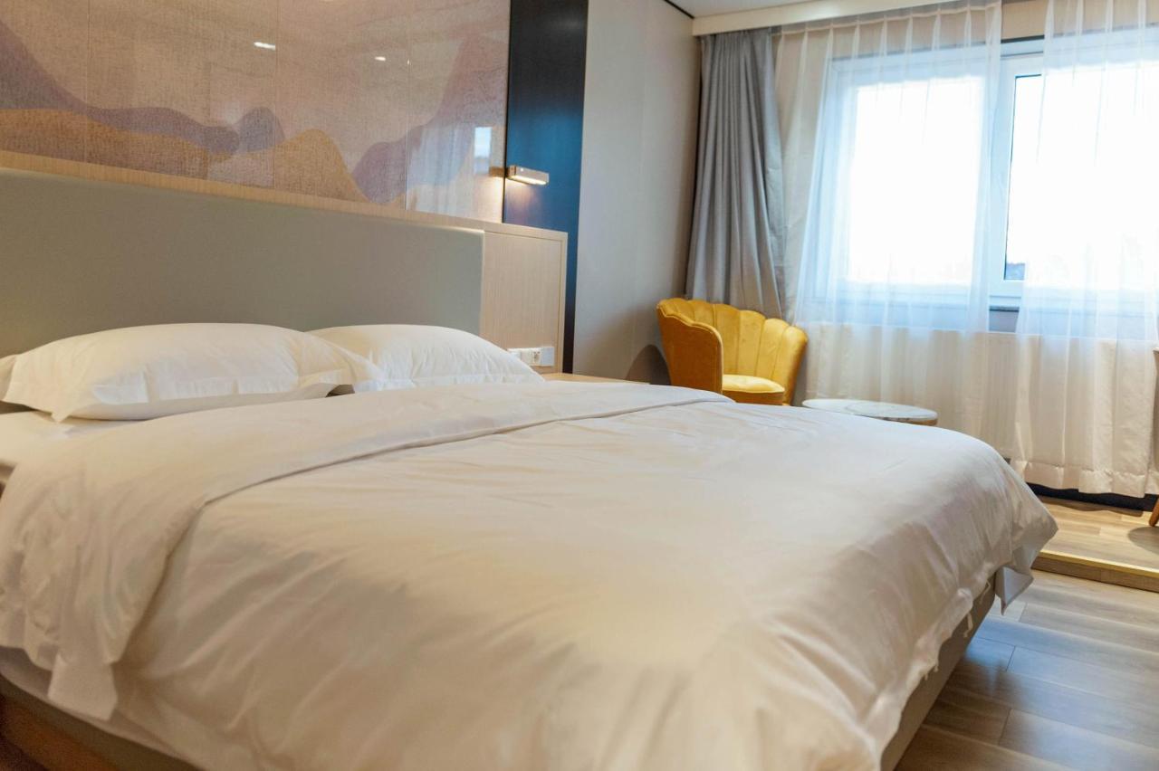 Mr.Liao Hotel Himberg Extérieur photo