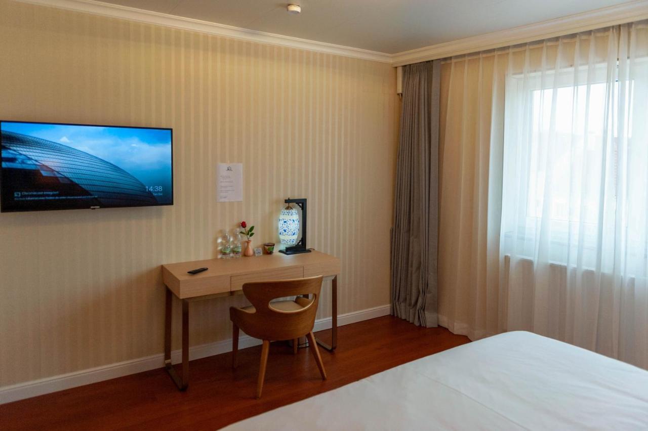 Mr.Liao Hotel Himberg Extérieur photo