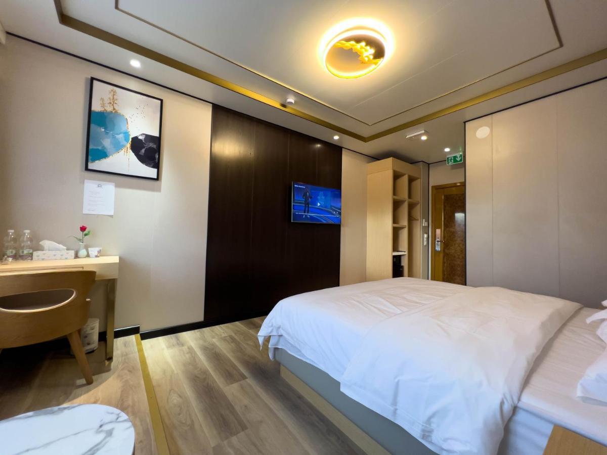 Mr.Liao Hotel Himberg Extérieur photo
