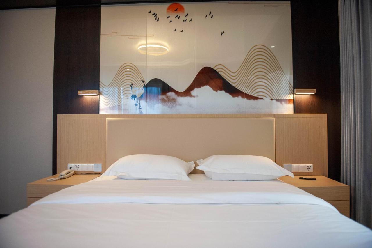 Mr.Liao Hotel Himberg Extérieur photo