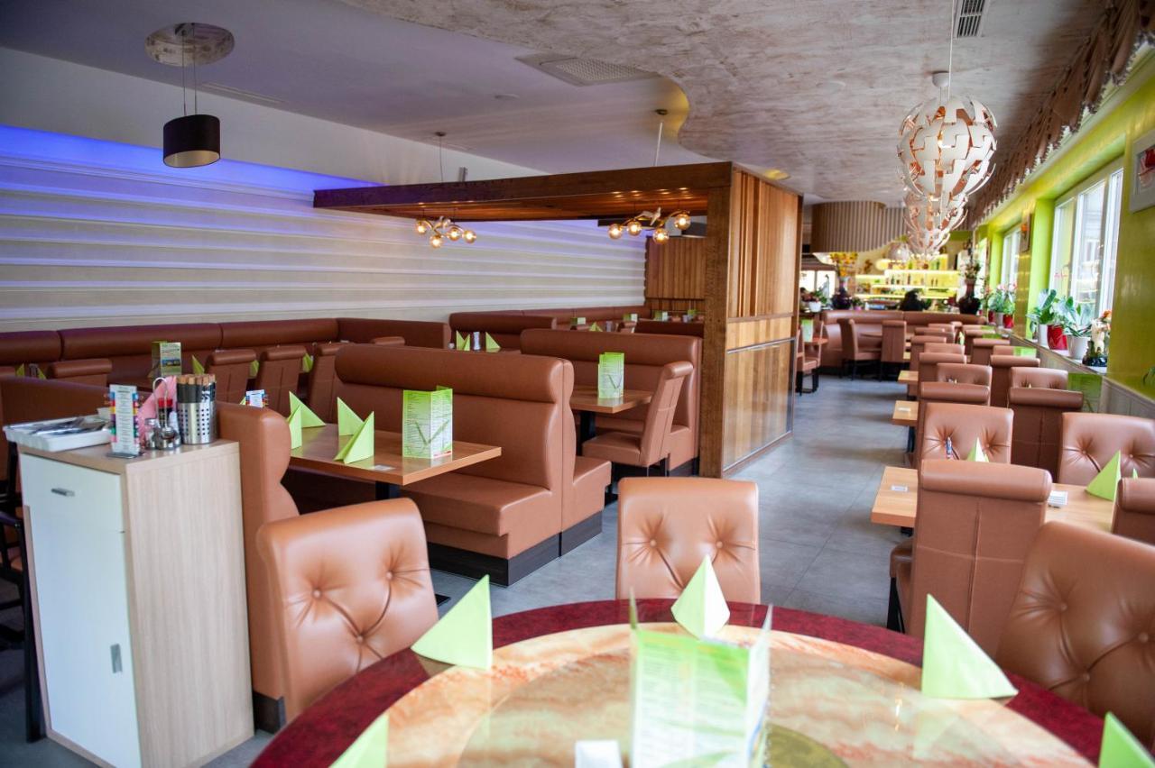 Mr.Liao Hotel Himberg Extérieur photo