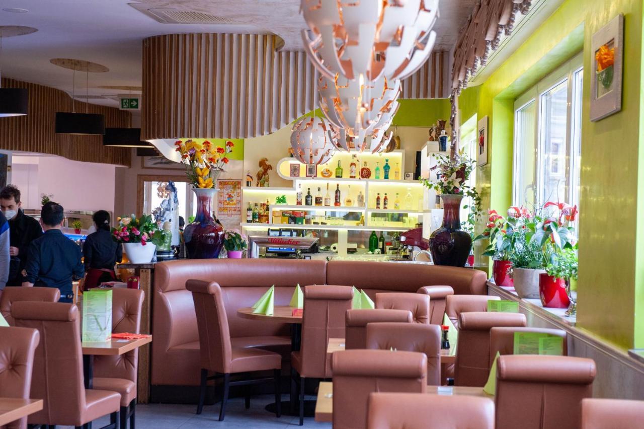 Mr.Liao Hotel Himberg Extérieur photo