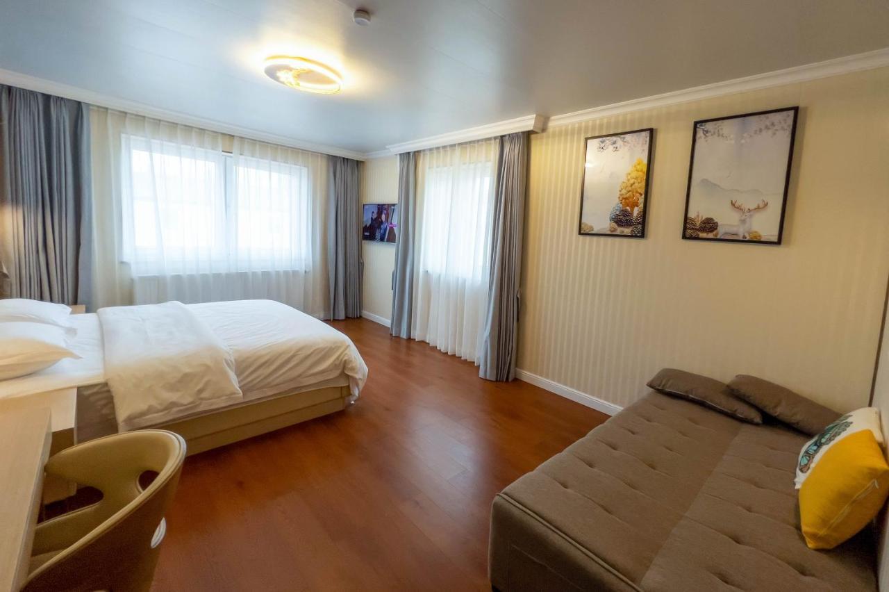 Mr.Liao Hotel Himberg Extérieur photo