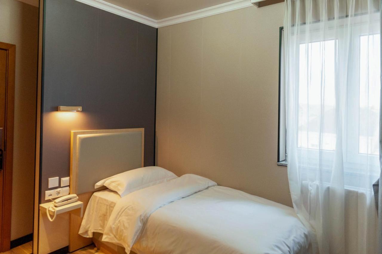 Mr.Liao Hotel Himberg Extérieur photo